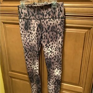 NWOT LEOPARD WORKOUT PANTS 👩